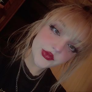 Meet your Posher, Kassie